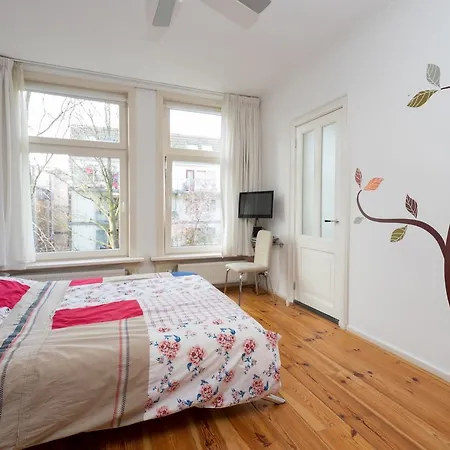 B&B Bij De Amstel Bed & Breakfast