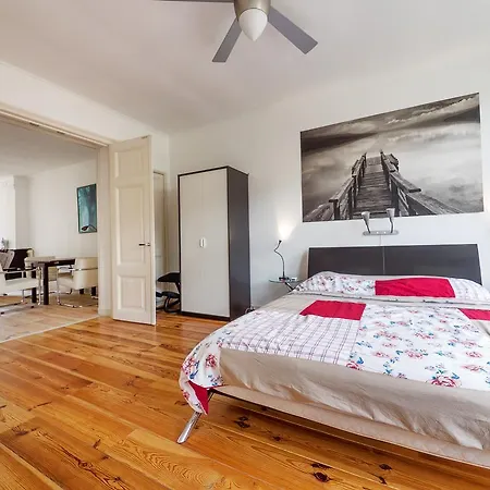 B&B Bij De Amstel ベッド・アンド・ブレックファスト アムステルダム