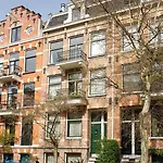 B&B Bij De Amstel Bed & Breakfast